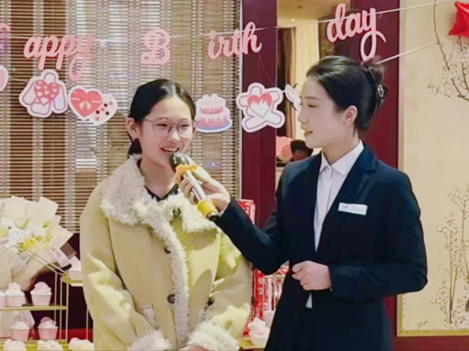 人生第一次，主持夢(mèng)的初次綻放